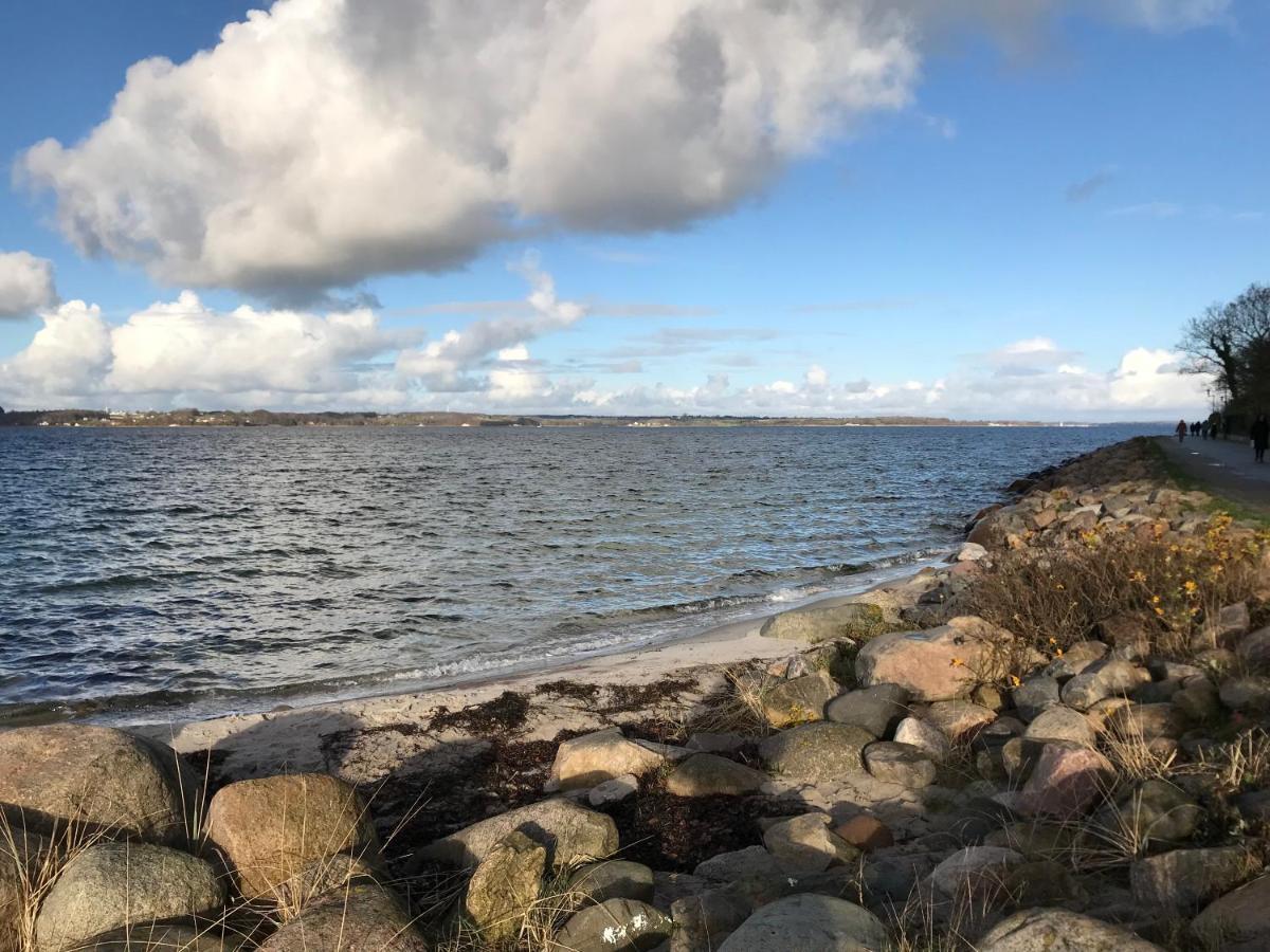 Strandblick Mit Strandkorb & Fahrraedern Gluecksburg Luaran gambar