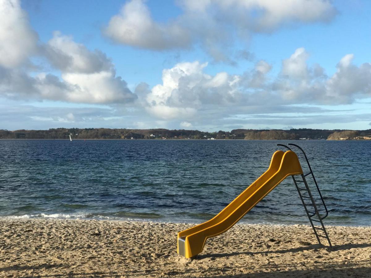 Strandblick Mit Strandkorb & Fahrraedern Gluecksburg Luaran gambar