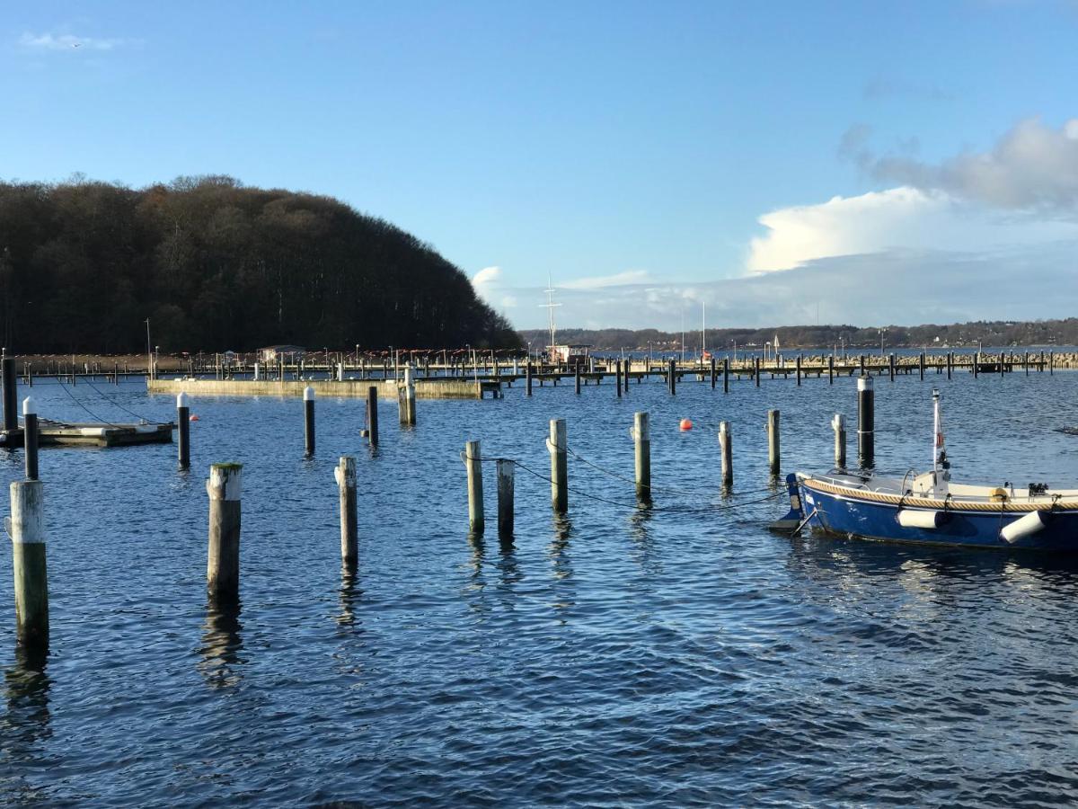 Strandblick Mit Strandkorb & Fahrraedern Gluecksburg Luaran gambar