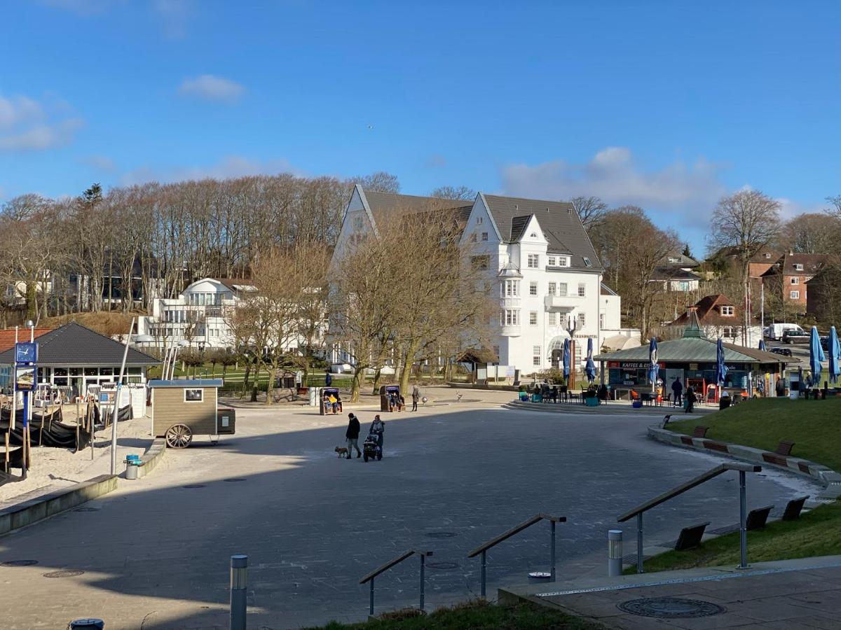 Strandblick Mit Strandkorb & Fahrraedern Gluecksburg Luaran gambar